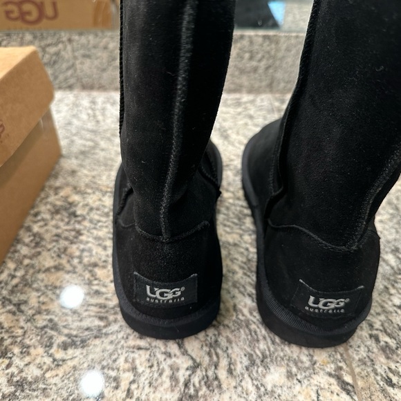 Ugg boots women’s size 9 mid calf - Picture 5 of 6